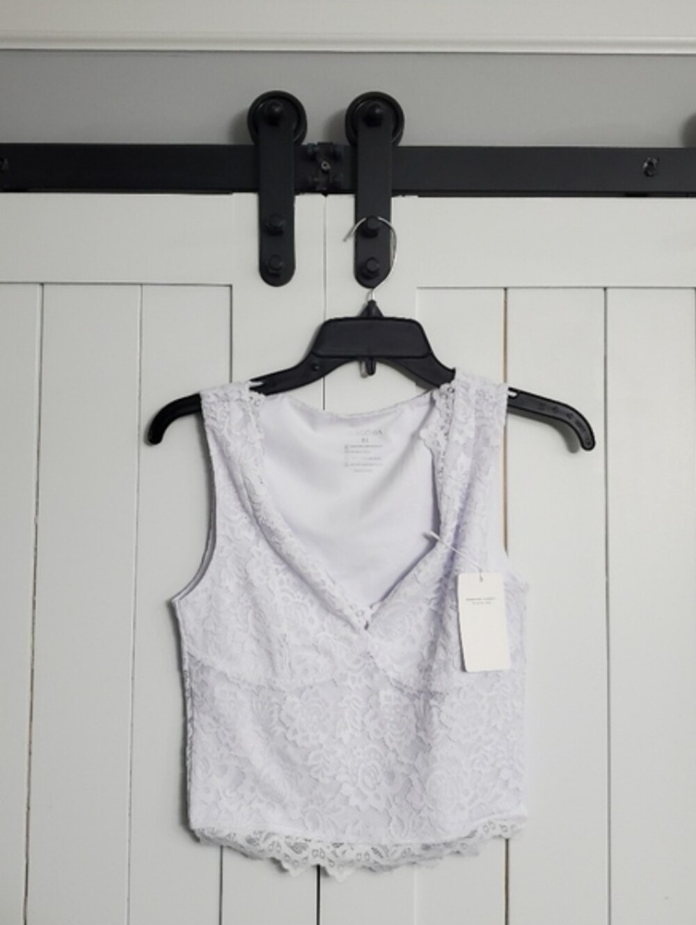 REORIA V-Neck Double Lined Lace Cropped Tank Tops. NEW!